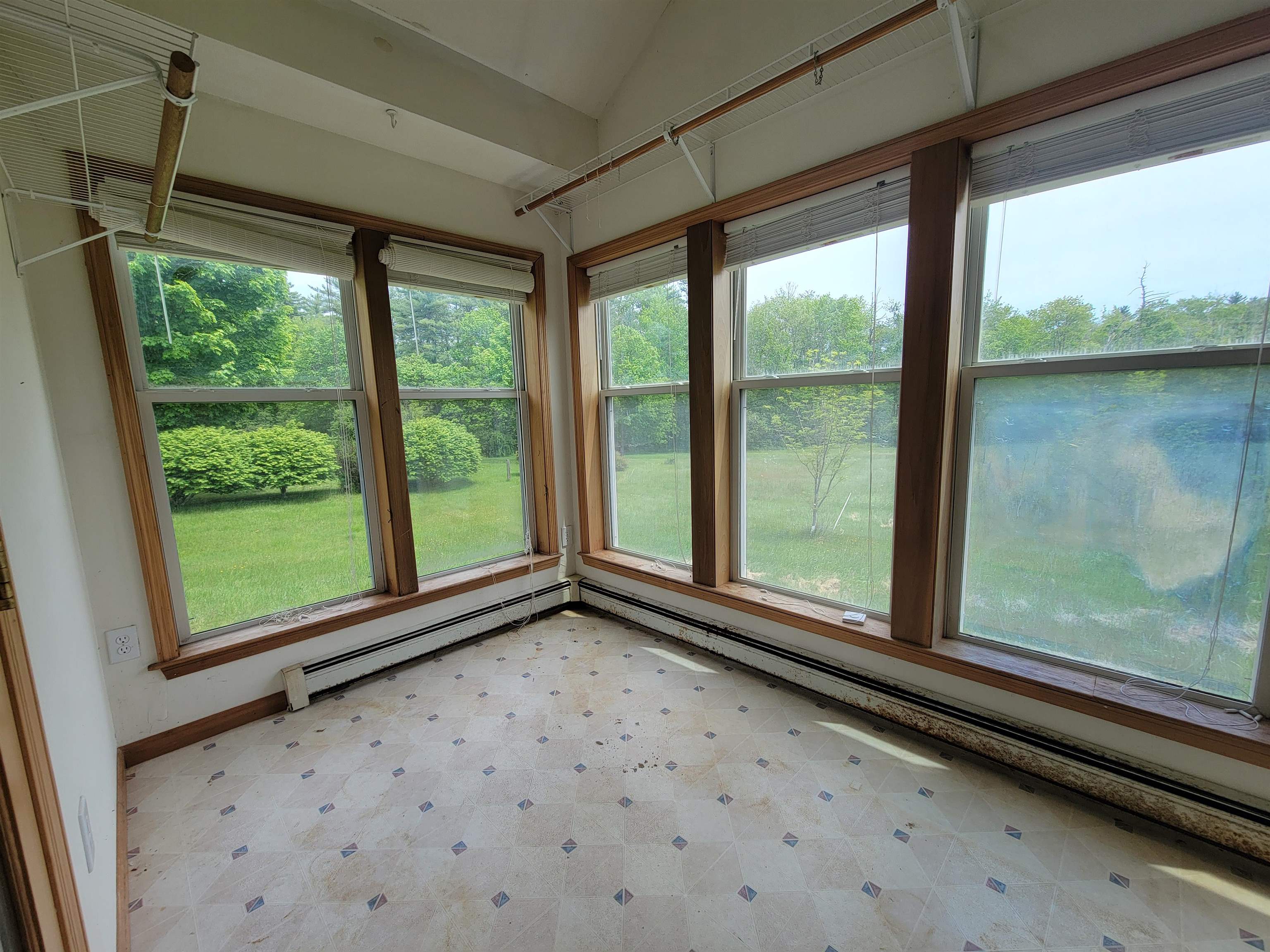 42 Chester Road Raymond, NH 03077 - Photo 22 of 34