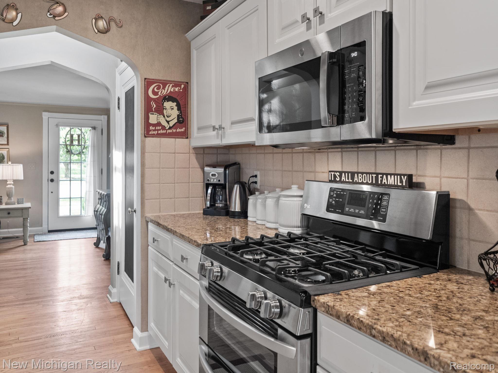 163 Ferndale Avenue Rochester, MI 48307 - Photo 23 of 41 23.jpg