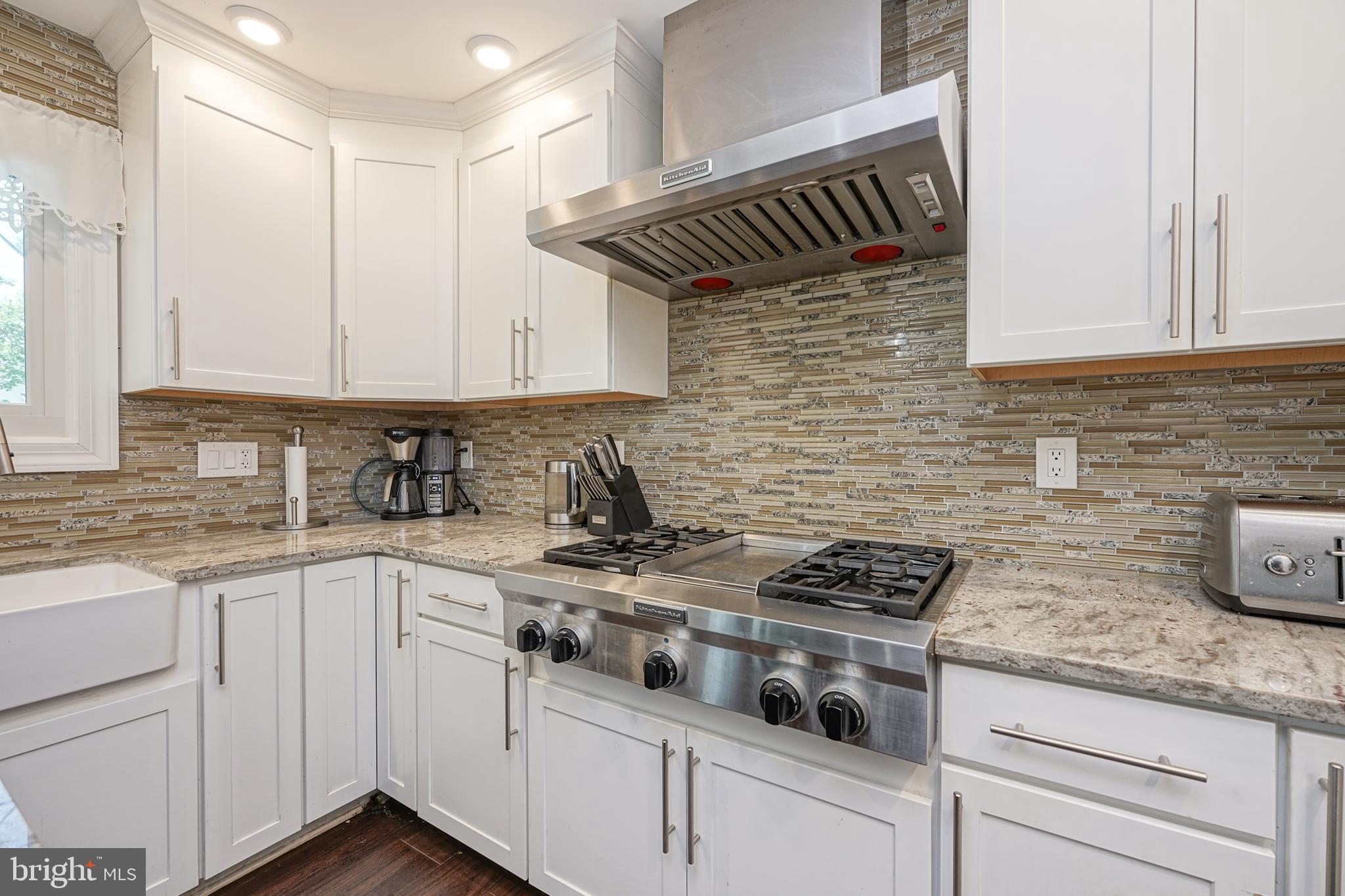 13 Tollhouse Road Eastampton, NJ 08060 - Photo 11 of 42 High End Appliances Gas Stove Top