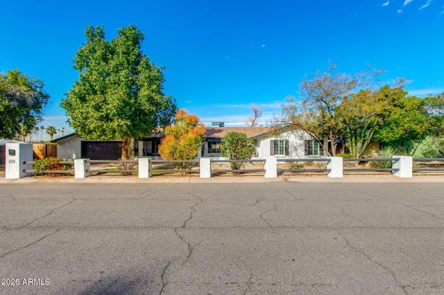 $699,999 | 1520 West Aster Drive, Phoenix, AZ 85029