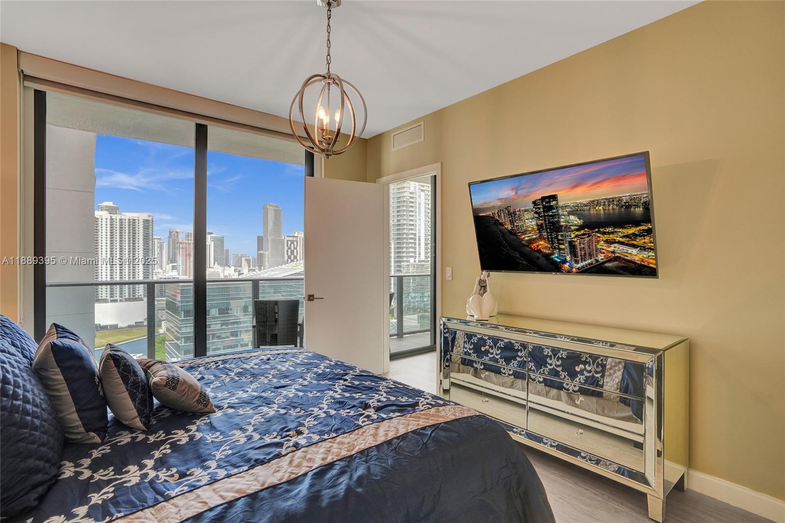 55 Southwest 9th Street, Unit 2201 Miami, FL 33130 - Photo 15 of 58