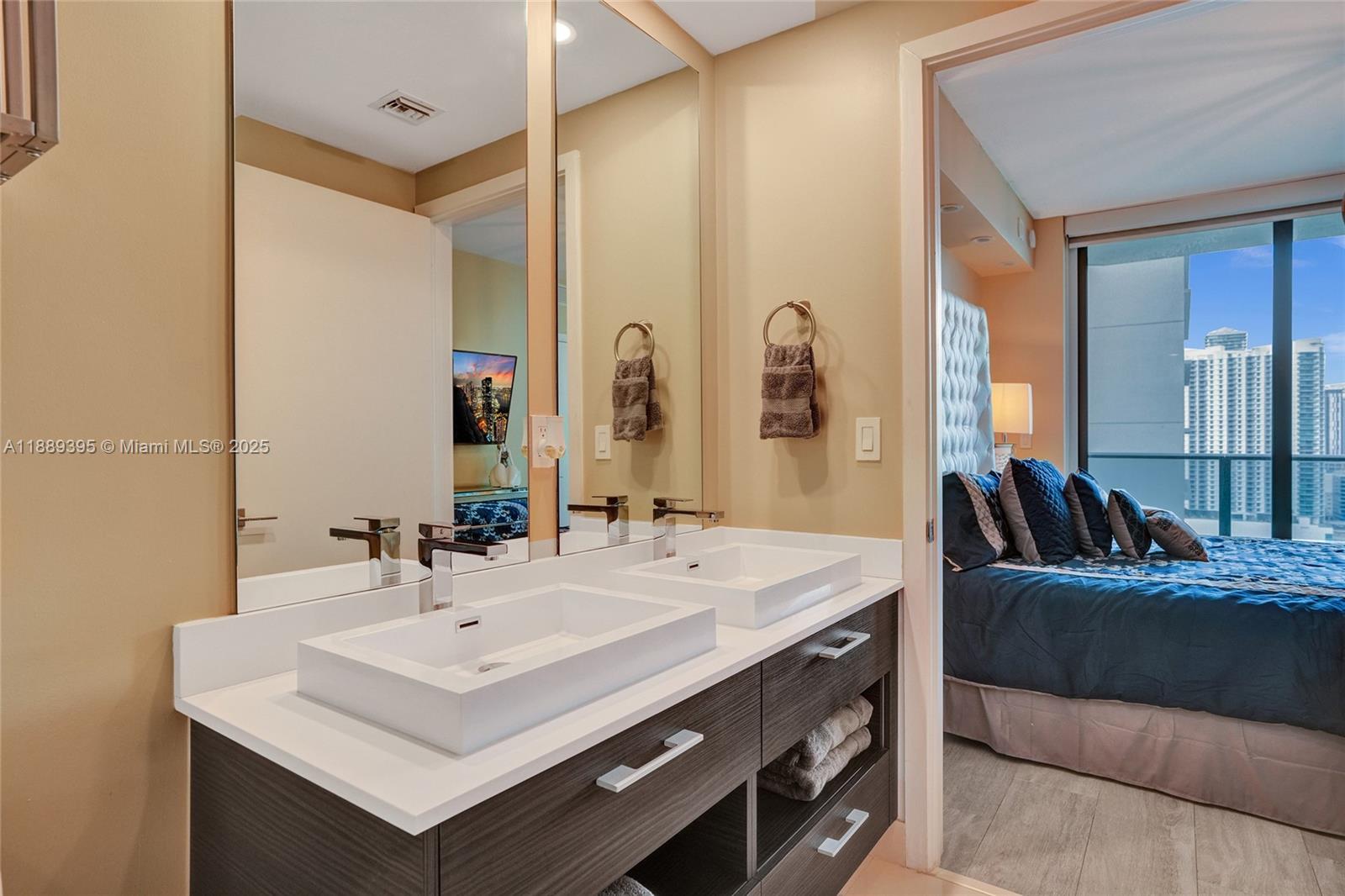 55 Southwest 9th Street, Unit 2201 Miami, FL 33130 - Photo 19 of 58