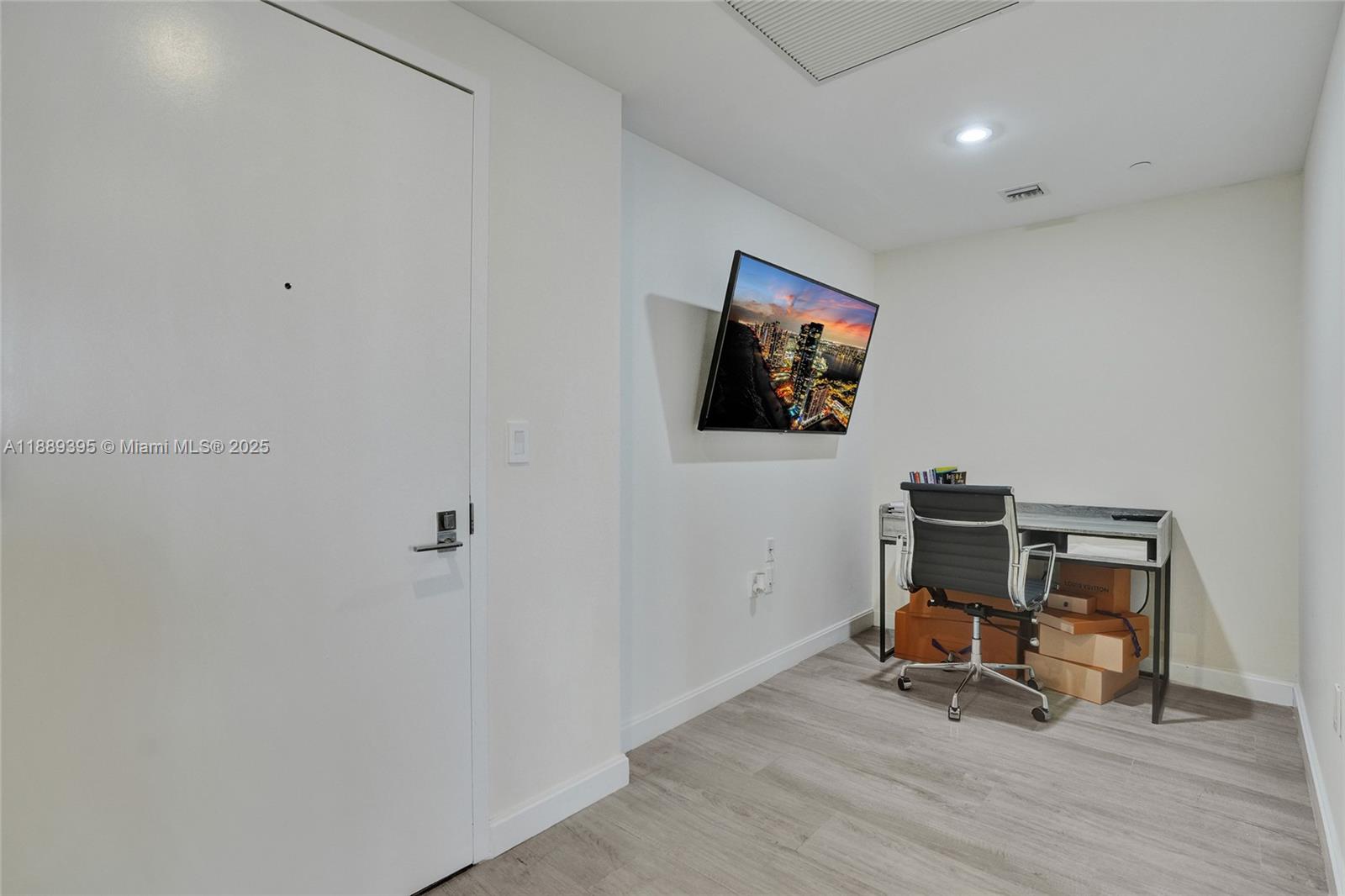 55 Southwest 9th Street, Unit 2201 Miami, FL 33130 - Photo 28 of 58