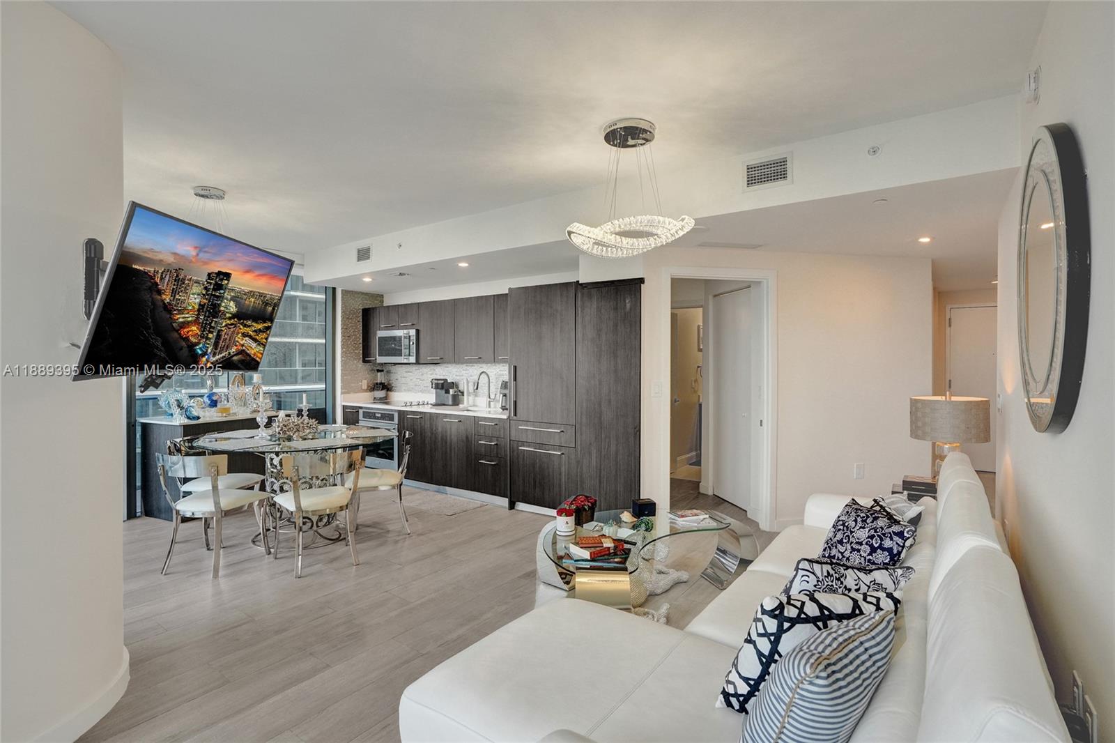 55 Southwest 9th Street, Unit 2201 Miami, FL 33130 - Photo 4 of 58