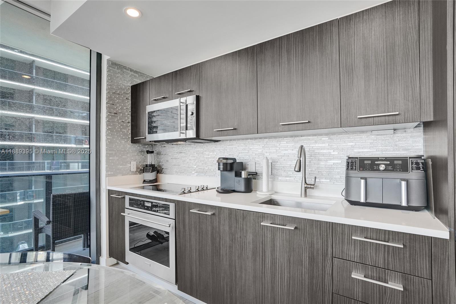 55 Southwest 9th Street, Unit 2201 Miami, FL 33130 - Photo 10 of 58