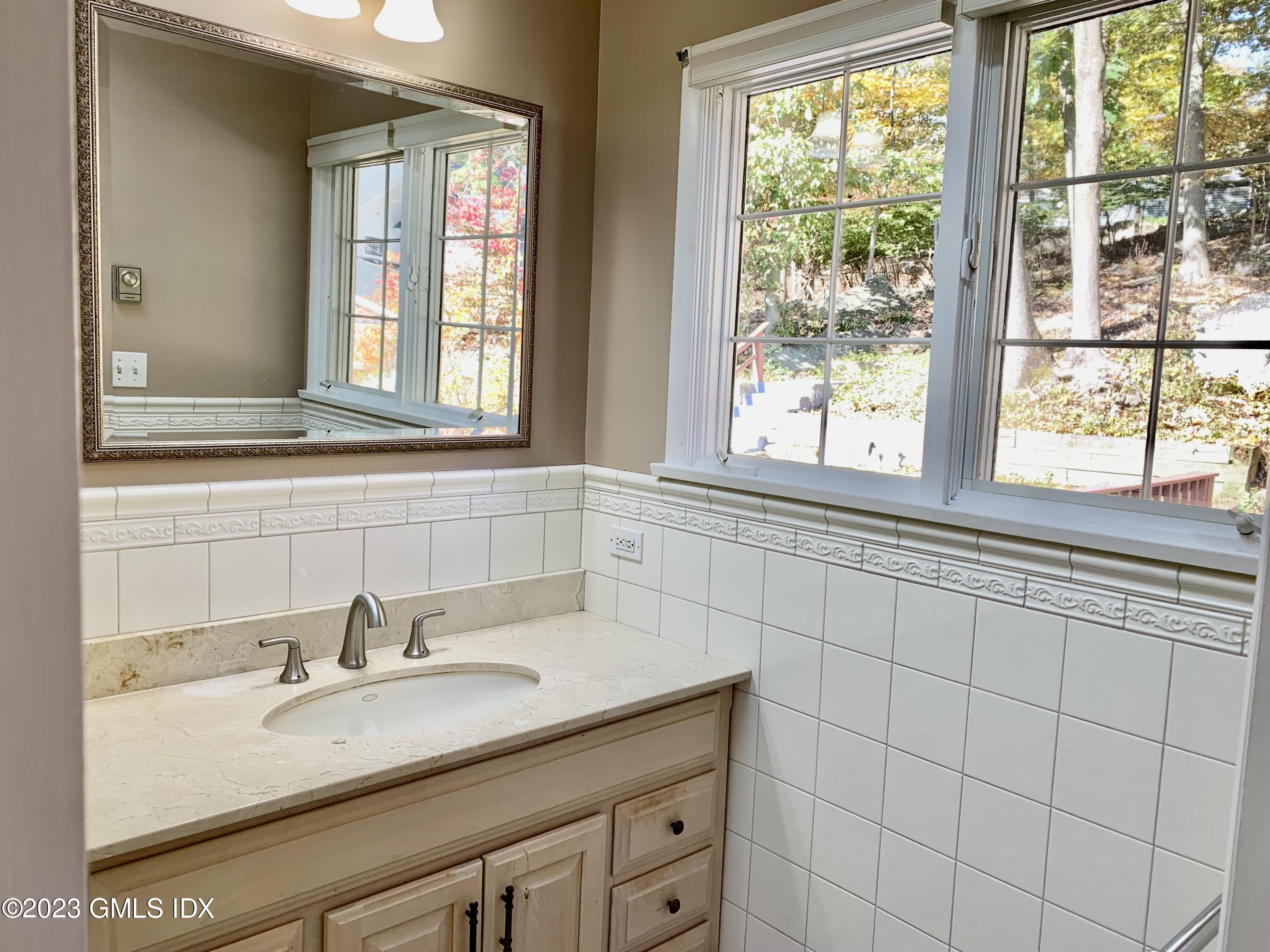 15 Windsor Lane Cos Cob, CT 06807 - Photo 12 of 31 IMG_E1827