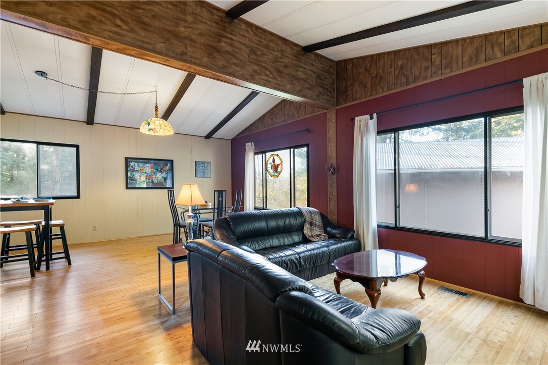 8537 White Road Blaine, WA 98230 - Photo 3 of 30 Gallery Image 3