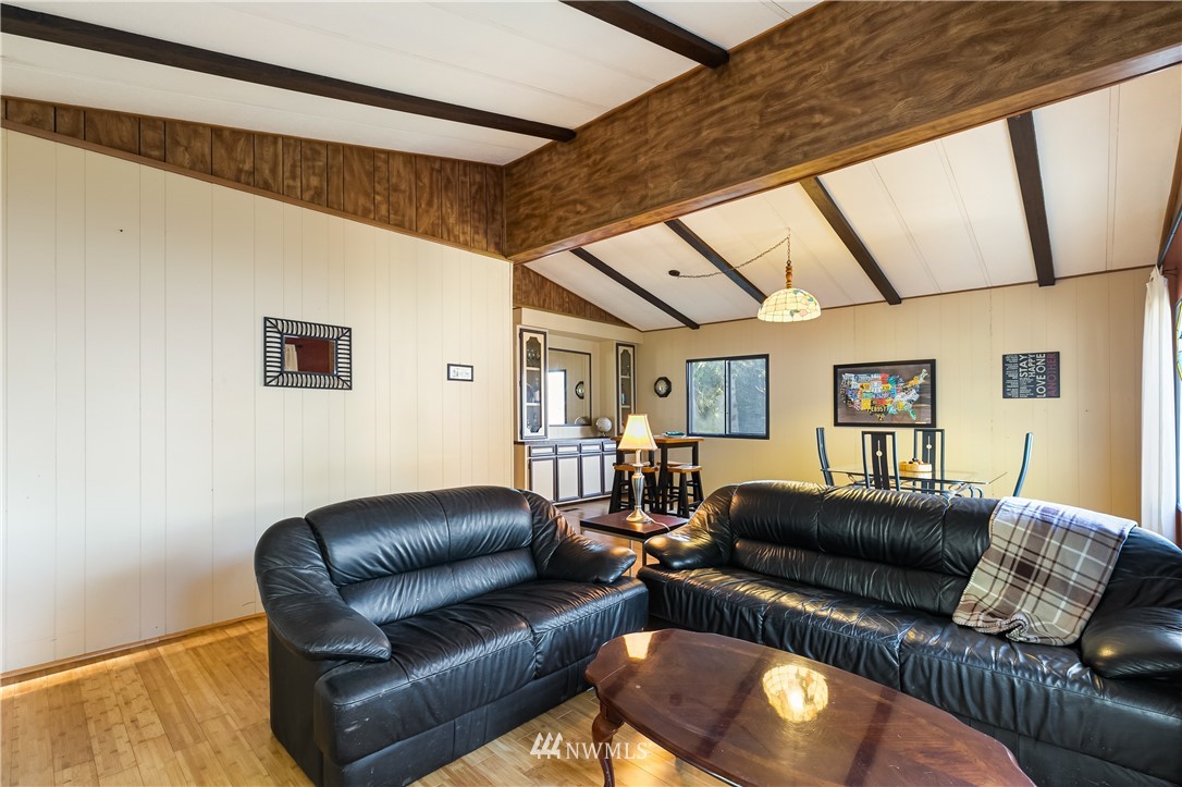 8537 White Road Blaine, WA 98230 - Photo 4 of 30 Gallery Image 4
