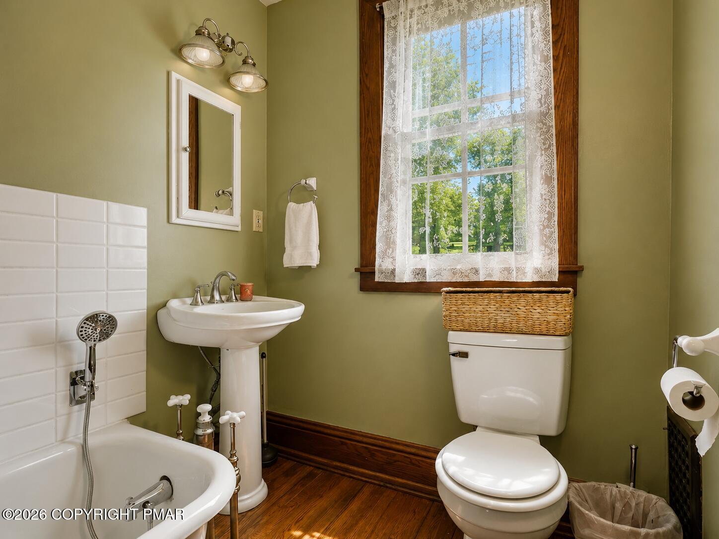 204 Lake Road Swiftwater, PA 18370 - Photo 24 of 56 Main Level Bath