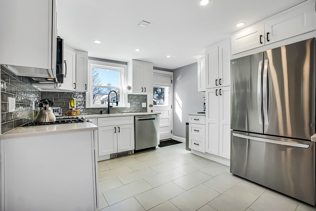 17 Tennyson Road Waltham, MA 02453 - Photo 12 of 33 Gallery Image 12