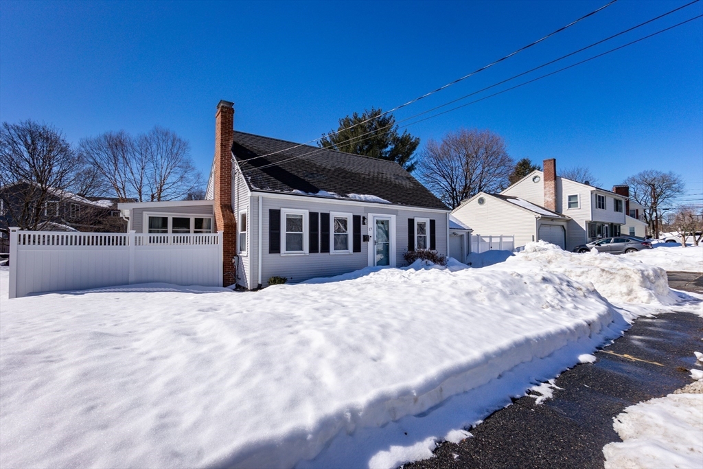 17 Tennyson Road Waltham, MA 02453 - Photo 4 of 33 Gallery Image 4