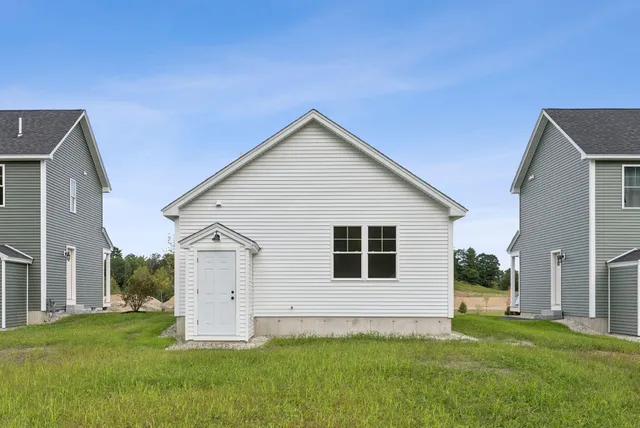 $399,900 | 5 Feldspar Lane, Unit 3, Cumberland Center, ME 04021