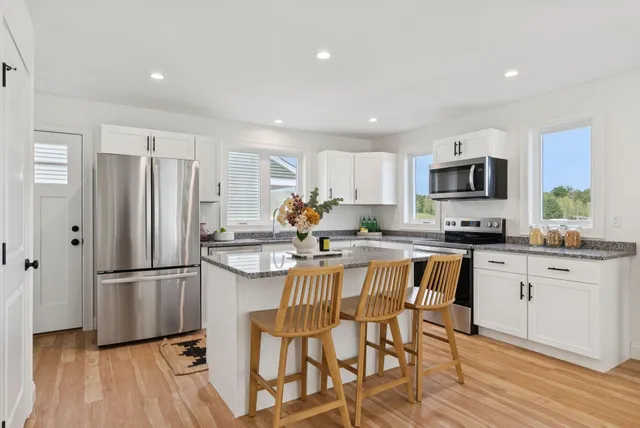 $399,900 | 5 Feldspar Lane, Unit 3, Cumberland Center, ME 04021