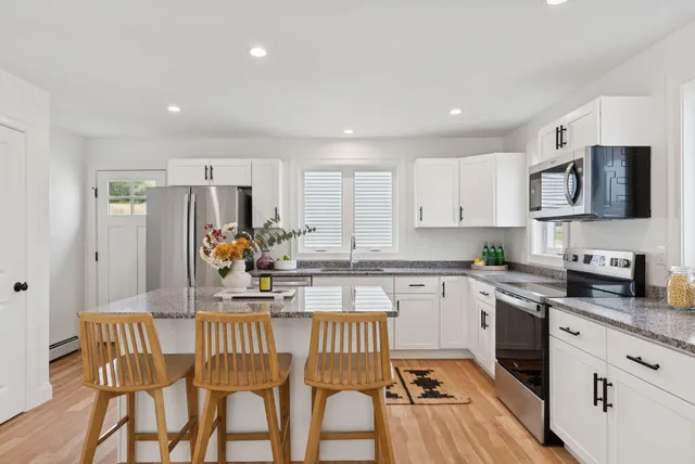 $399,900 | 5 Feldspar Lane, Unit 3, Cumberland Center, ME 04021