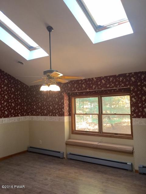 643 Whipporwill Drive Bushkill, PA 18324 - Photo 3 of 13