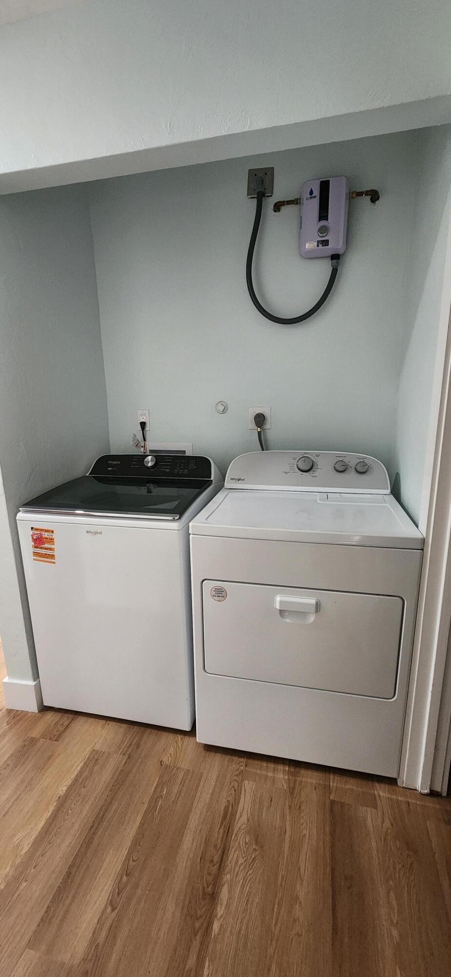 6259 Kendrick Street Jupiter, FL 33458 - Photo 8 of 11 6259 Laundry
