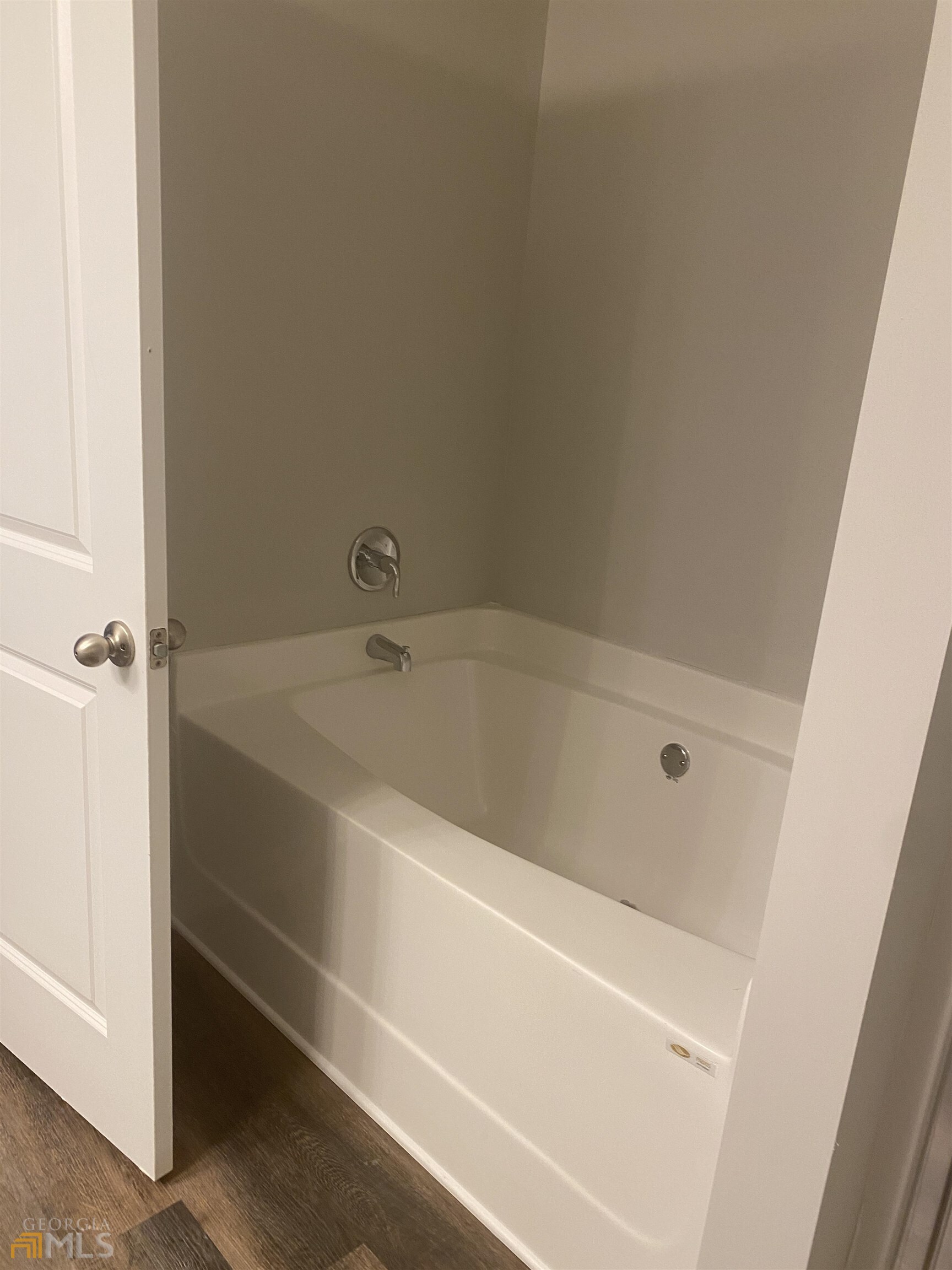 538 Maggie Lane Jonesboro, GA 30238 - Photo 7 of 8 a close view of a bathtub in bathroom