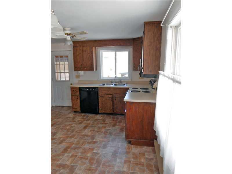 47 South Chester Road Lincoln, ME 04457 - Photo 12 of 29 Kitchen.