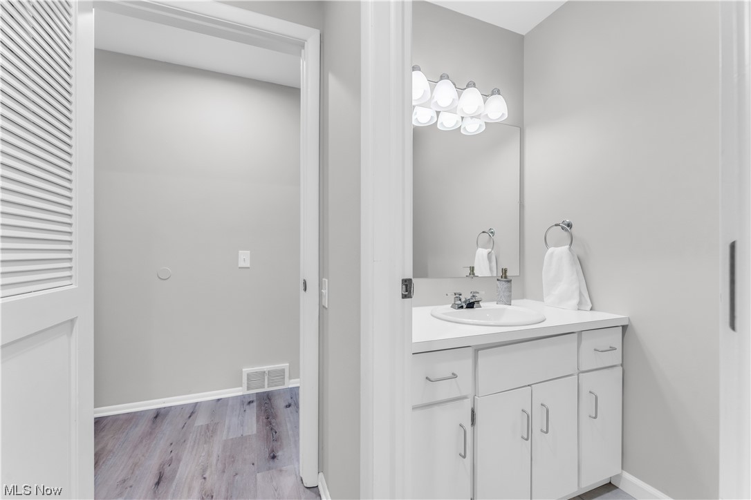 5025 Clubside Road Lyndhurst, OH 44124 - Photo 29 of 35 Half bathroom