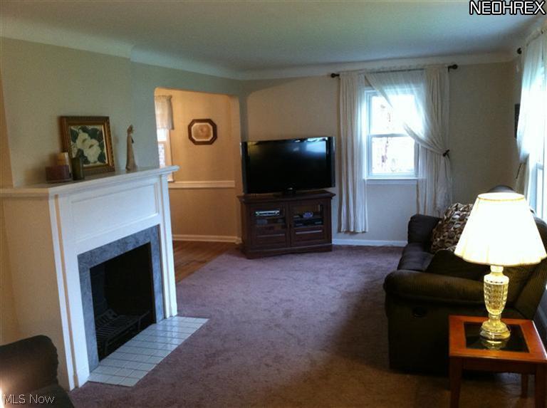 4839 Westbourne Road Cleveland, OH 44124 - Photo 2 of 17 Formal Living
