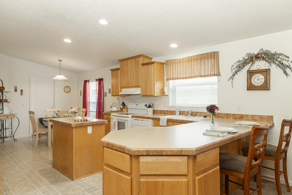 5076 Leonard Road, Unit 105 Grants Pass, OR 97527 - Photo 9 of 50 8