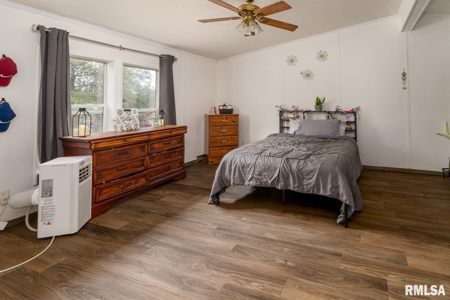 18879 Streetcar Road Pittsburg, IL 62974 - Photo 9 of 17 Gallery Image 9