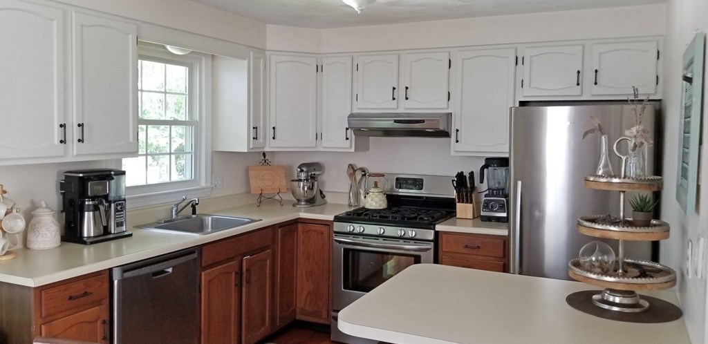 20 Westport Road Worcester, MA 01605 - Photo 6 of 26 Gallery Image 6