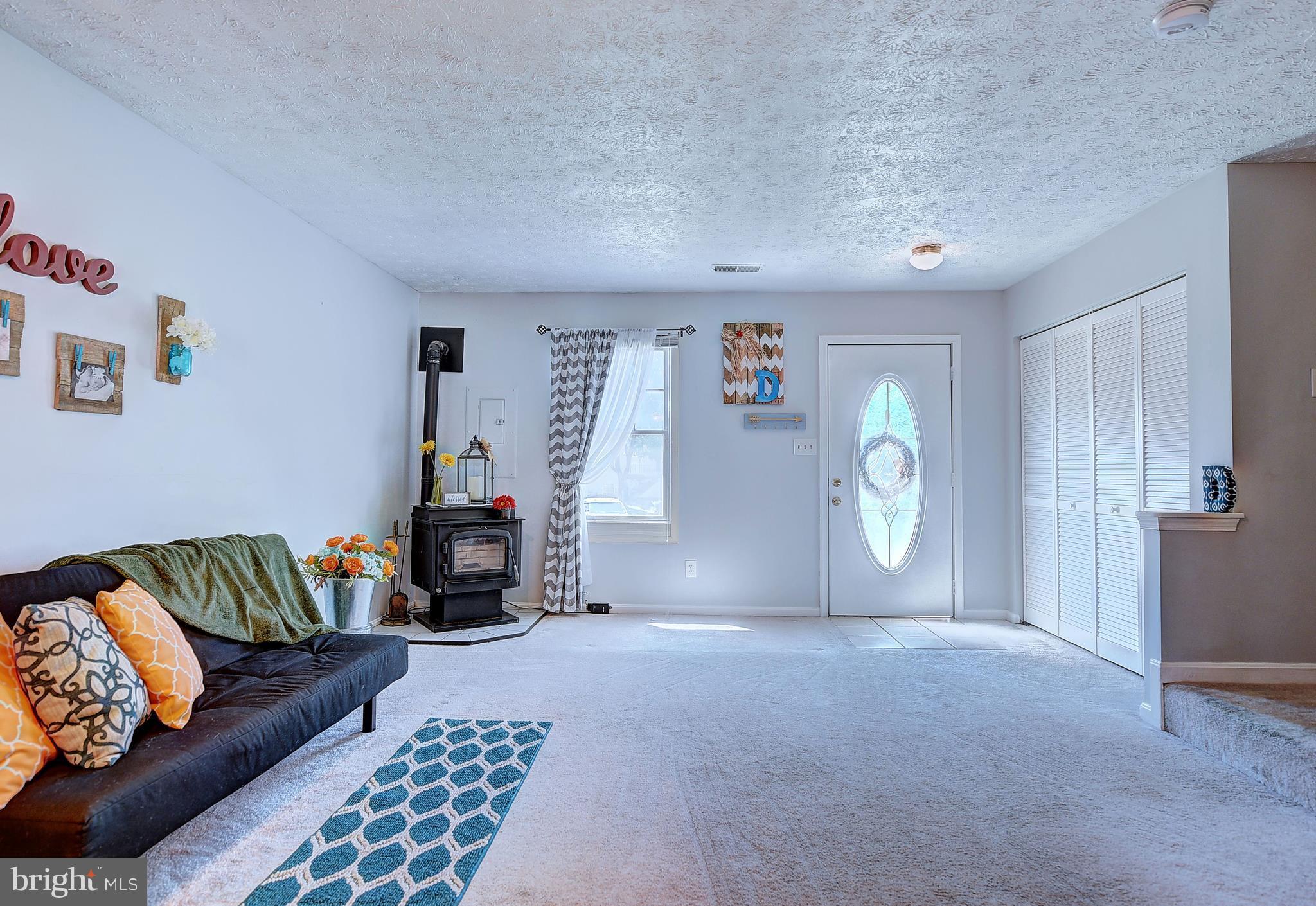 3916 Cutty Sark Road Baltimore, MD 21220 - Photo 5 of 30 Living Room