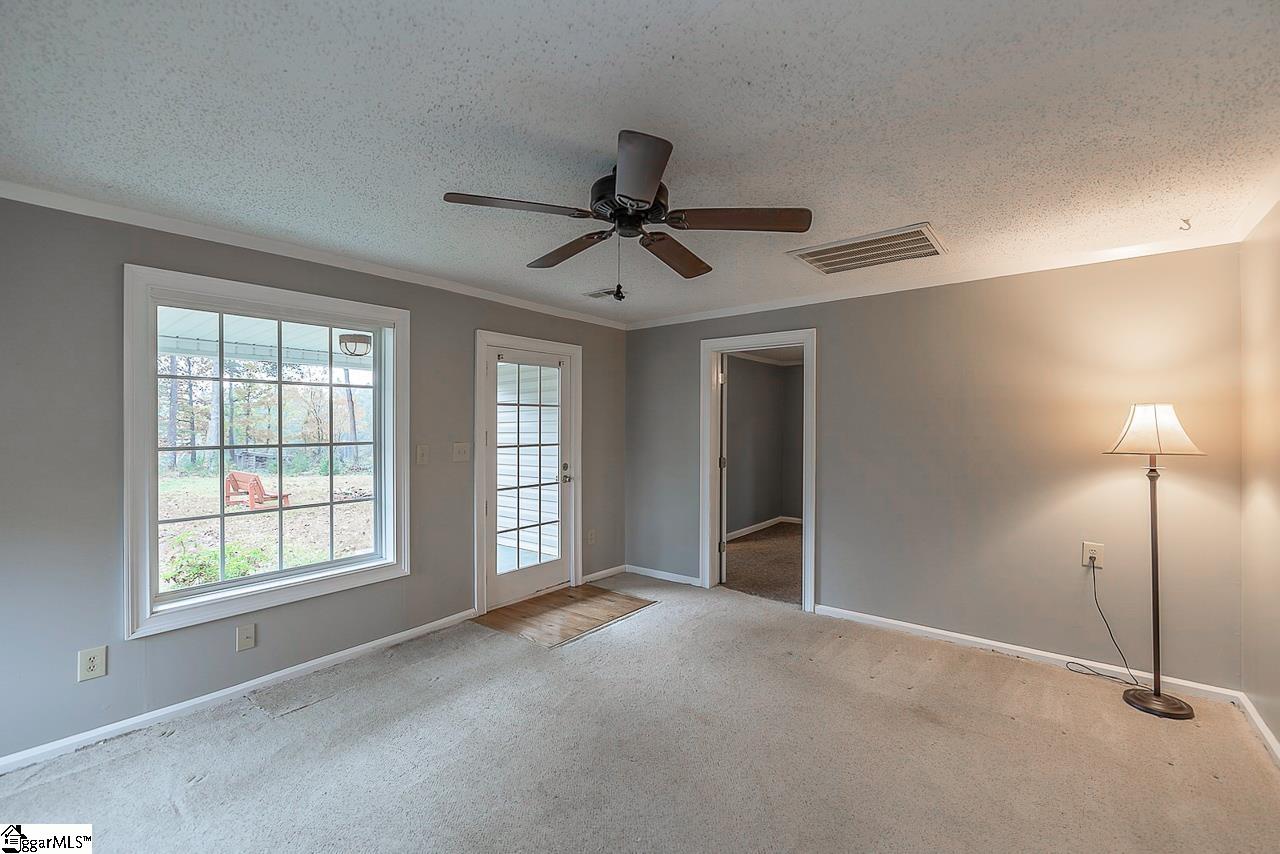 1070 Roddy Road Campobello, SC 29322 - Photo 5 of 22