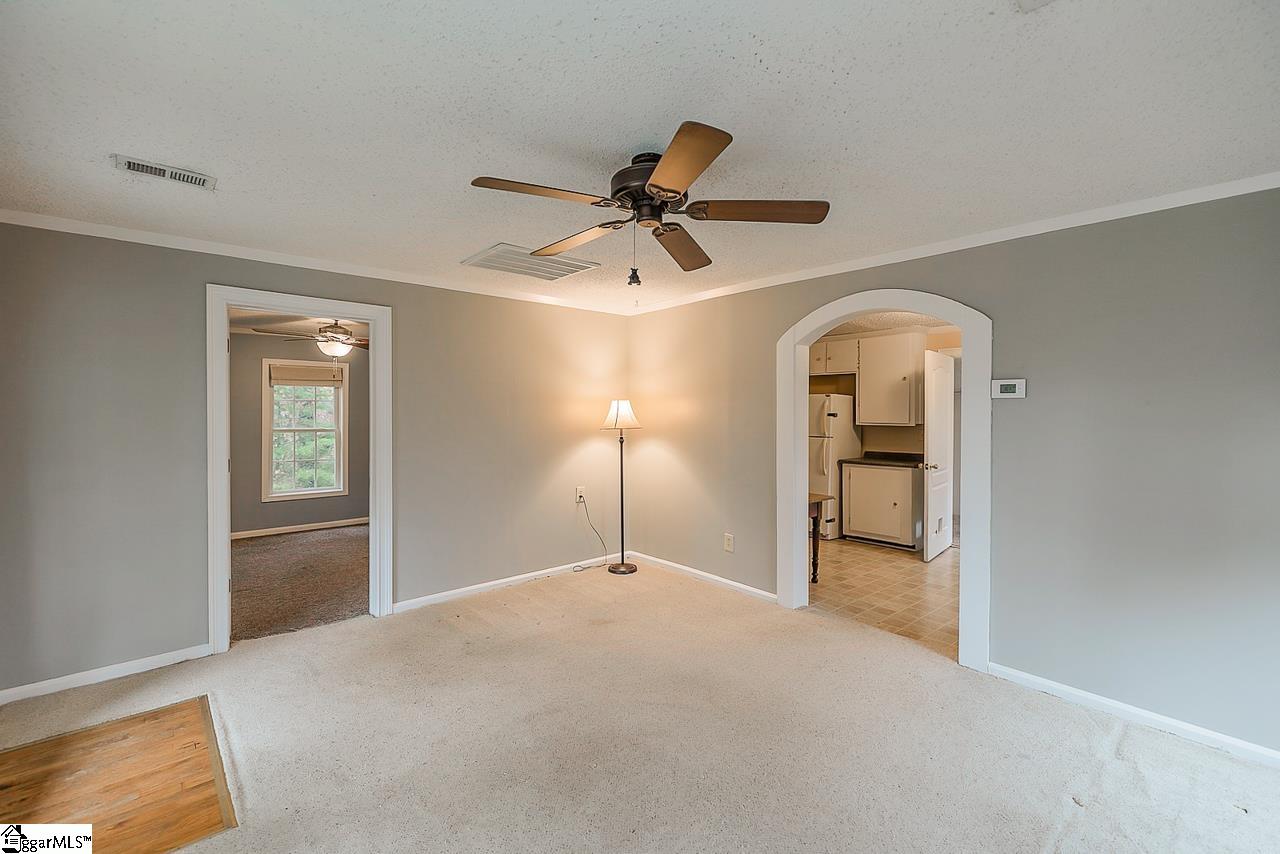 1070 Roddy Road Campobello, SC 29322 - Photo 6 of 22