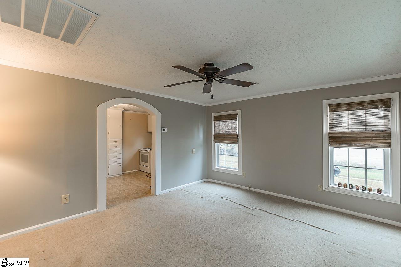 1070 Roddy Road Campobello, SC 29322 - Photo 7 of 22