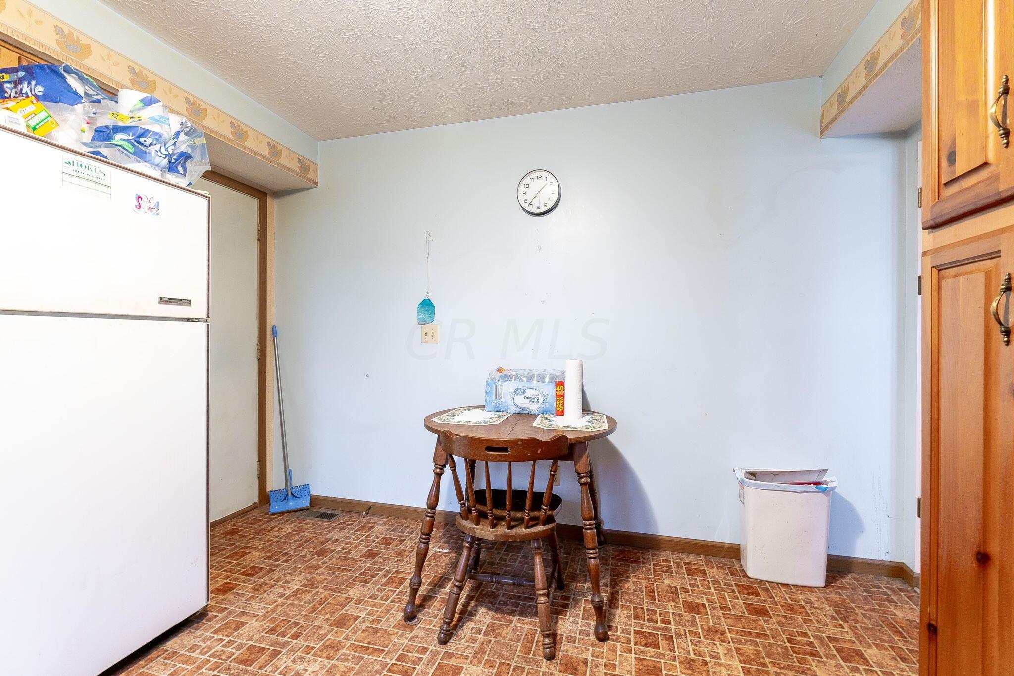 487 Meadow Lane Springfield, OH 45505 - Photo 25 of 58 487 Meadow Ln (Interior)-16