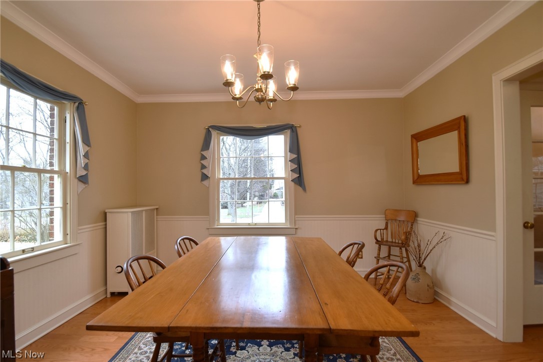 3712 Traver Road Beachwood, OH 44122 - Photo 13 of 43 Sunny Dining room w/ newer oak flooring
