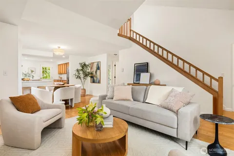 $885,000 | 8980 Bay Street Northeast, Bainbridge Island, WA 98110