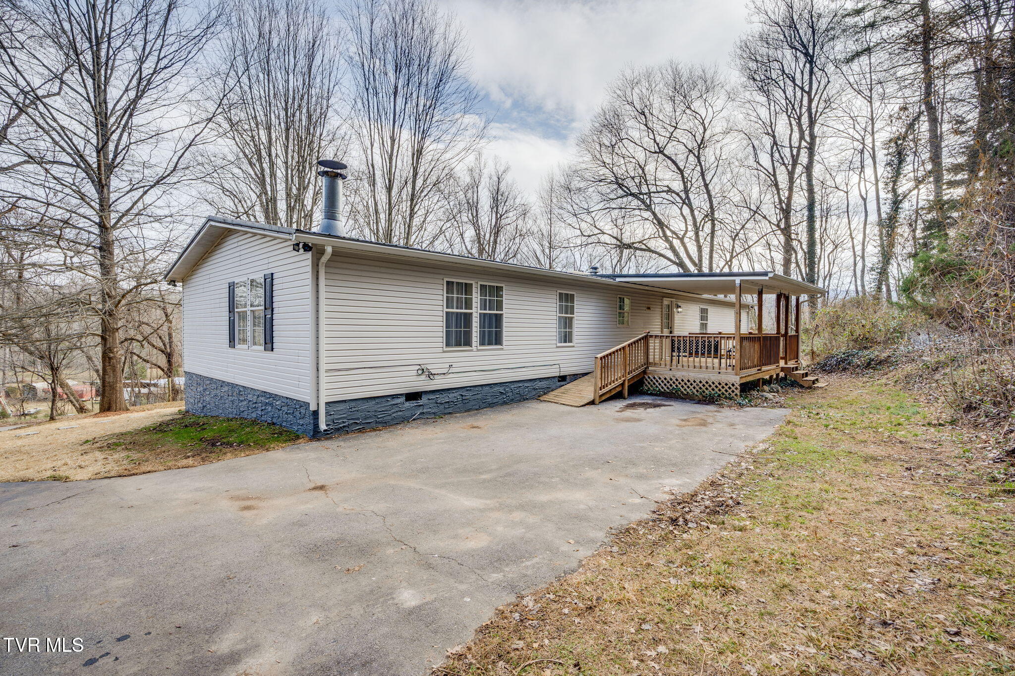 317 Mcinturff Springs Road Erwin, TN 37650 - Photo 29 of 37 031