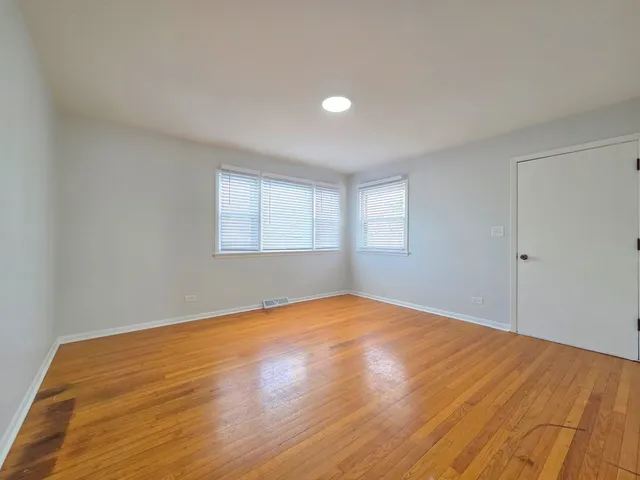 $2,650 | 29 East Lake Shore Drive, Round Lake Park, IL 60073