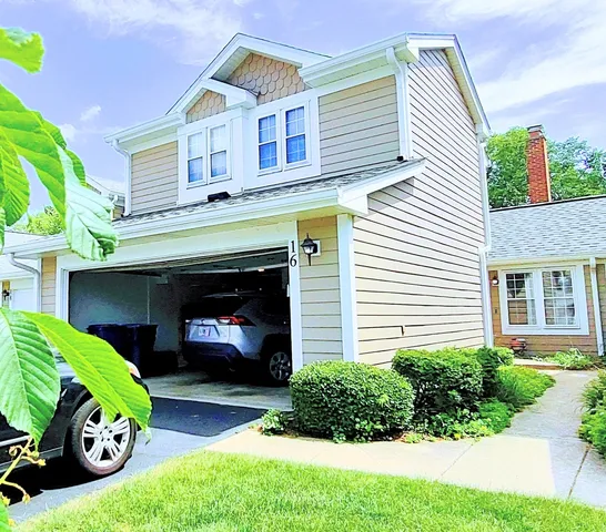 $377,900 | 16 White Pine Drive, Schaumburg, IL 60193