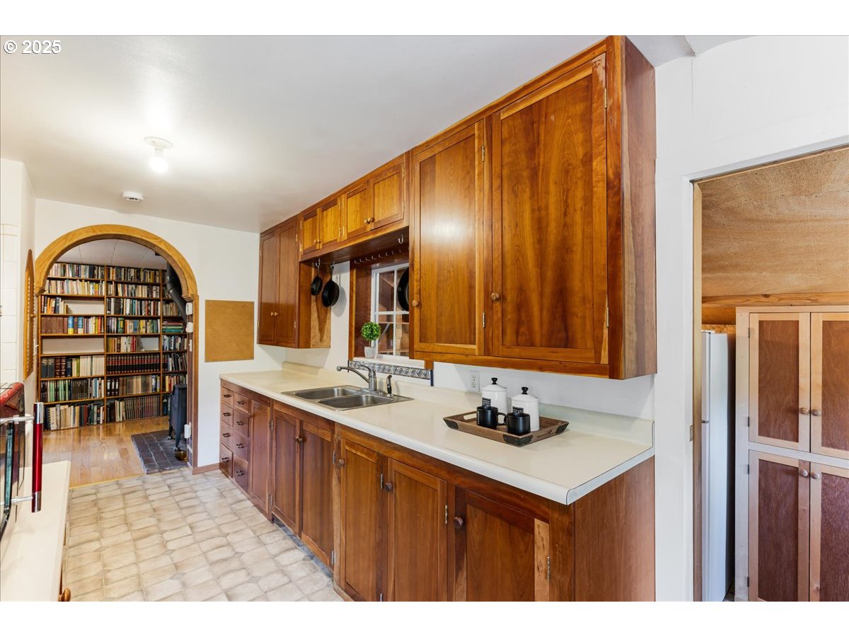 14955 Northeast Springbrook Road Newberg, OR 97132 - Photo 13 of 48 Kitchen