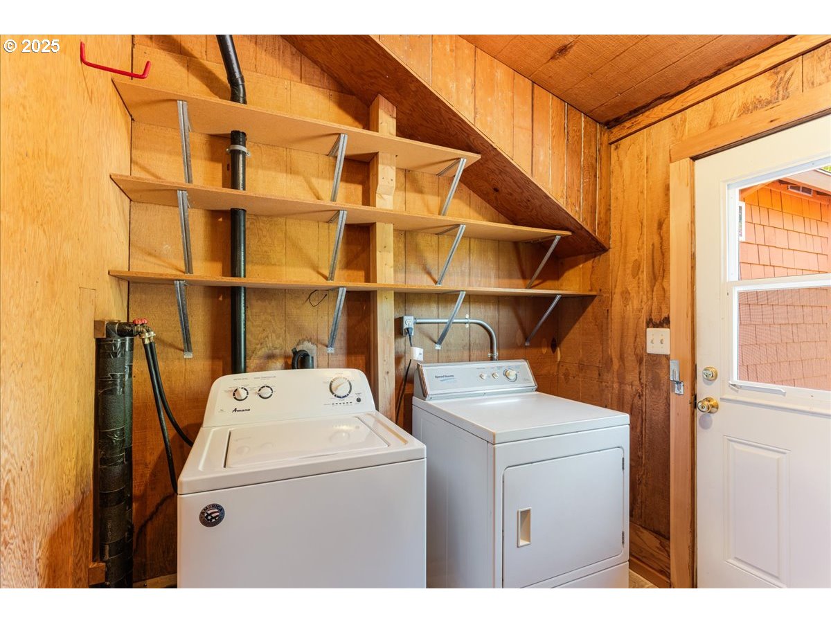 14955 Northeast Springbrook Road Newberg, OR 97132 - Photo 21 of 48 Laundry