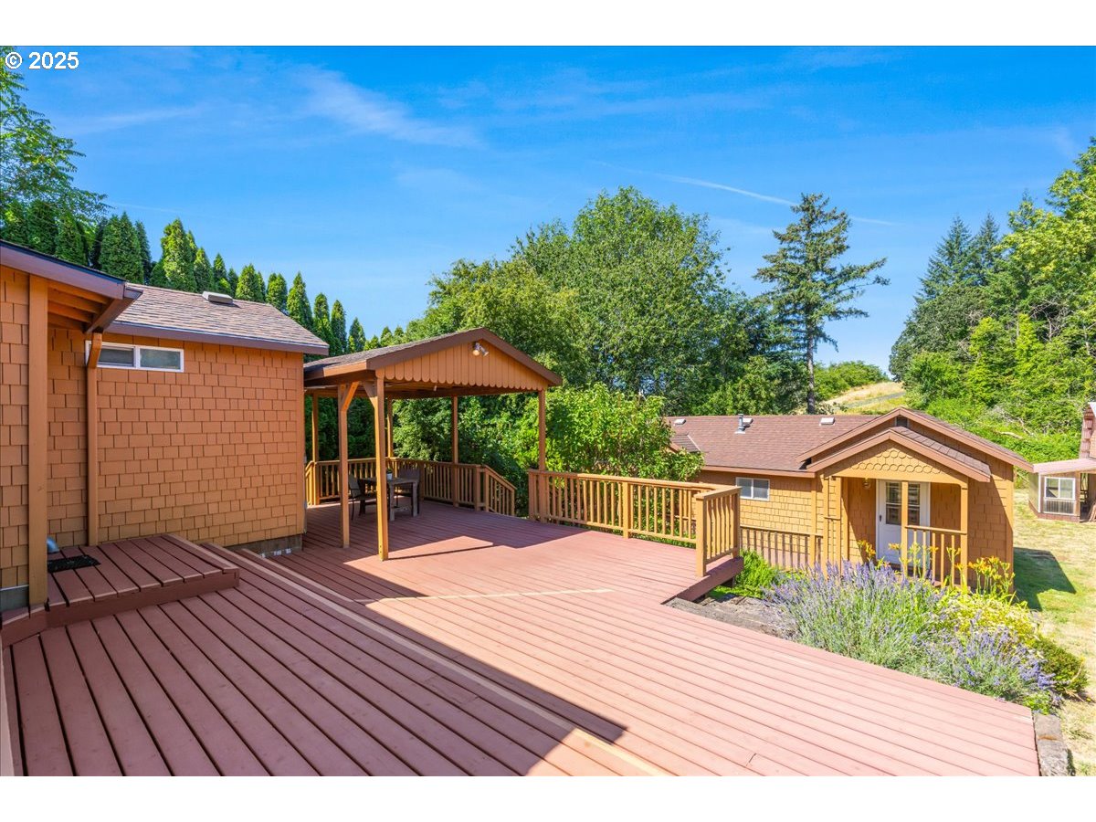 14955 Northeast Springbrook Road Newberg, OR 97132 - Photo 24 of 48 Deck