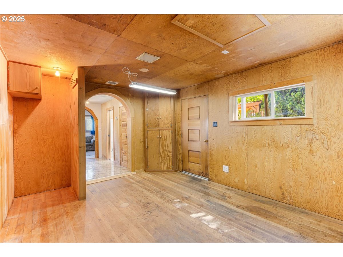 14955 Northeast Springbrook Road Newberg, OR 97132 - Photo 26 of 48 Workshop