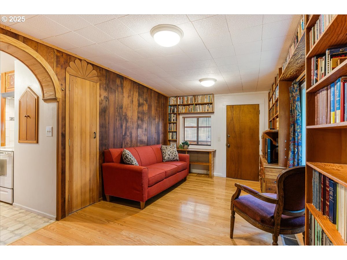 14955 Northeast Springbrook Road Newberg, OR 97132 - Photo 9 of 48 Living Room