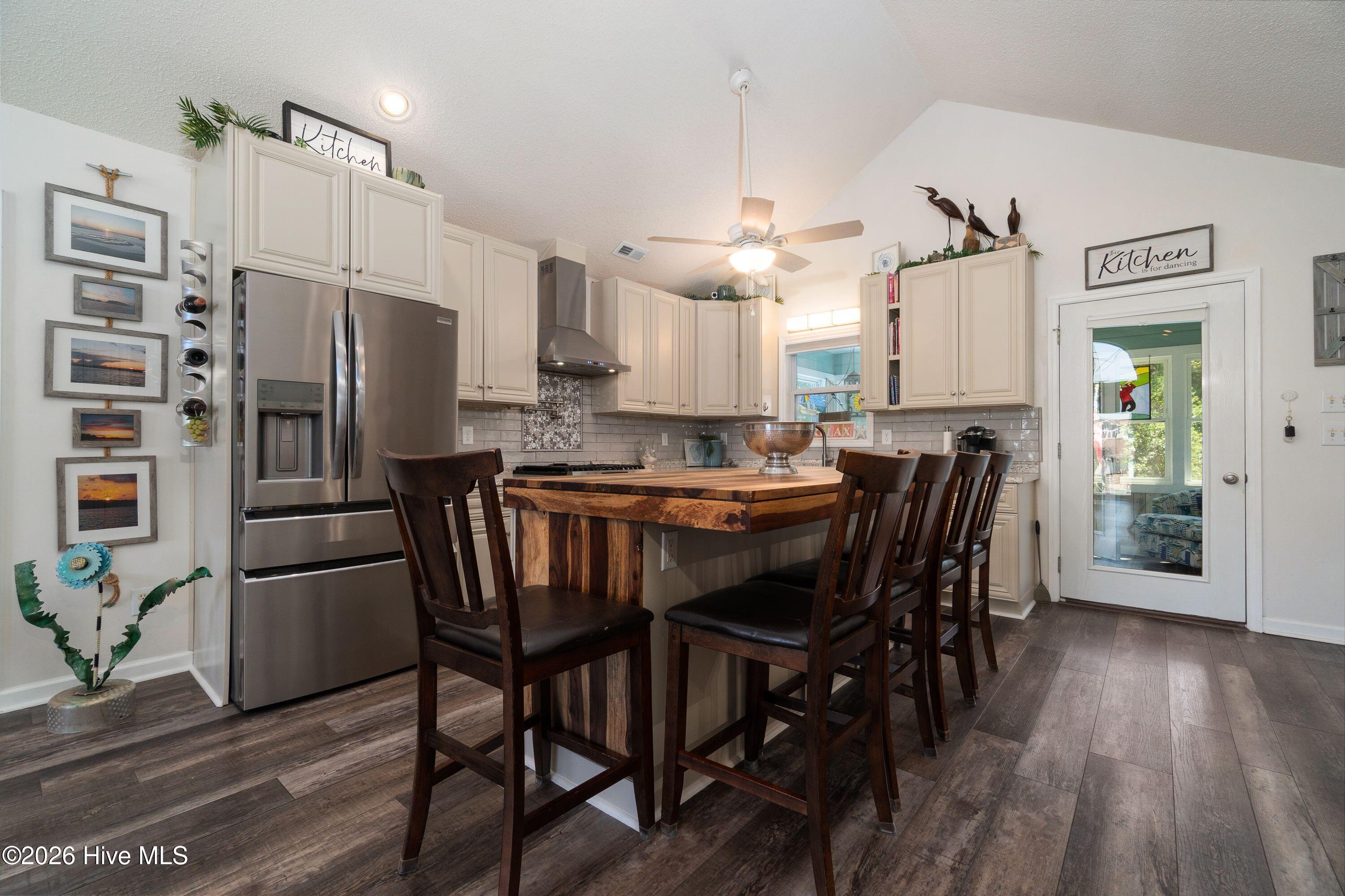 330 Cape Lookout Loop Emerald Isle, NC 28594 - Photo 26 of 80 Custom island