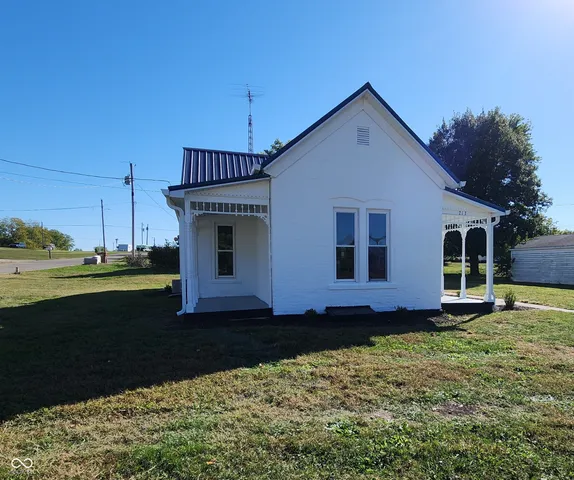 $144,900 | 213 Chambers Street, Veedersburg, IN 47987