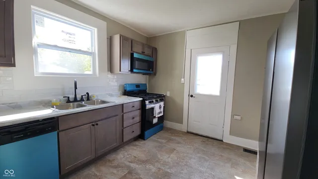 $144,900 | 213 Chambers Street, Veedersburg, IN 47987