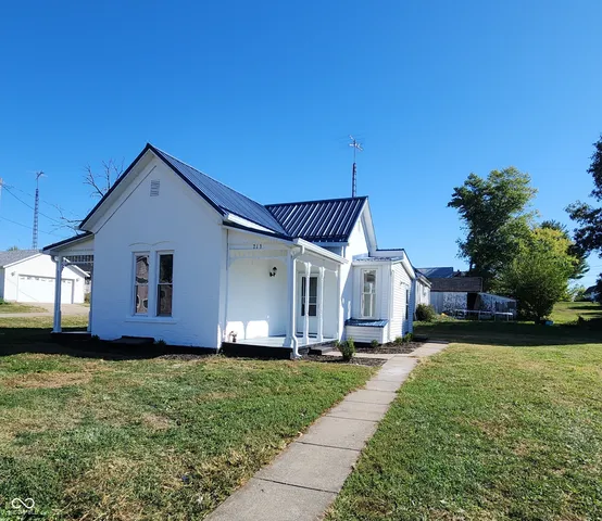 $144,900 | 213 Chambers Street, Veedersburg, IN 47987