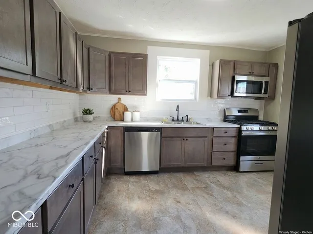 $144,900 | 213 Chambers Street, Veedersburg, IN 47987