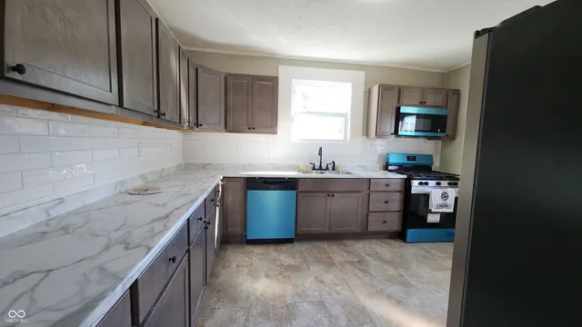 $144,900 | 213 Chambers Street, Veedersburg, IN 47987