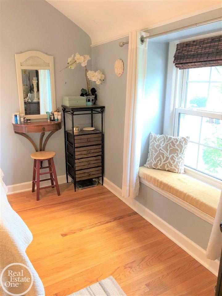 1545 Roslyn Road Grosse Pointe, MI 48236 - Photo 24 of 51 31357981-24.JPG