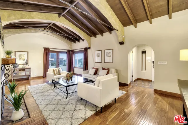 $10,500 | 3425 Oak Glen Drive, Los Angeles, CA 90068